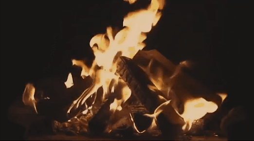 比如这个火焰效果可能是一群好友围在宿营地的篝火前聊天